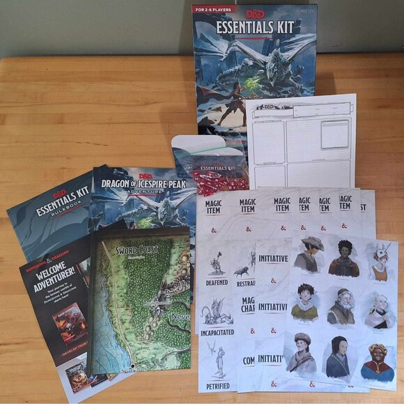 Essentials Kit - Boxed Set - D&D 5th Edition Wizards of the Coast -NEW OPEN BOX - Picture 5 of 5